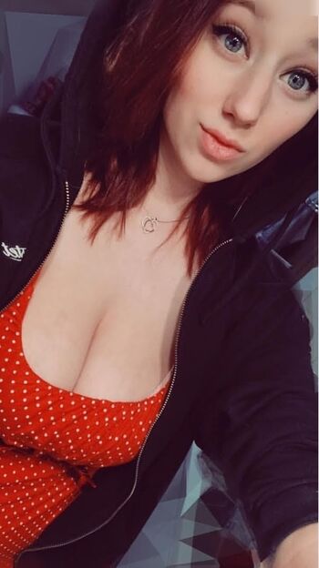 isa.deadpool.girl