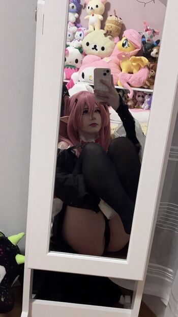 Isi Cosplay