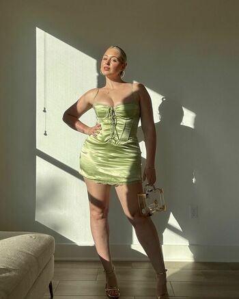 Iskra Lawrence