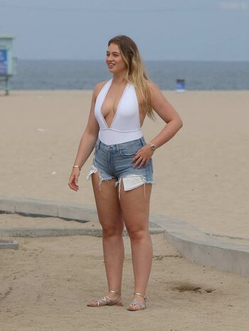 Iskra Lawrence
