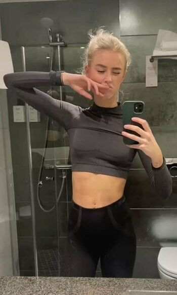 Its_Emma_18