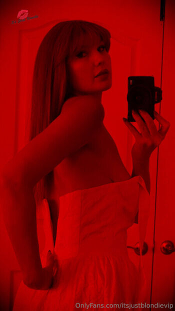 ItsJustblondie