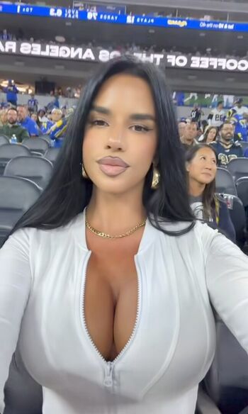 Ivana Knoll