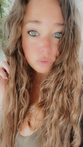 Ivy Mia