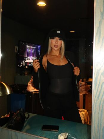Izzi Dame
