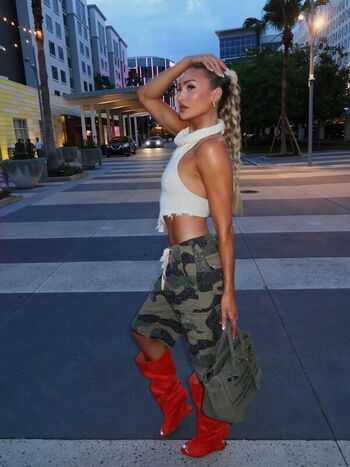 Izzi Dame