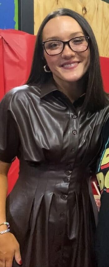 Izzy Moreno / ItsIzzyMania