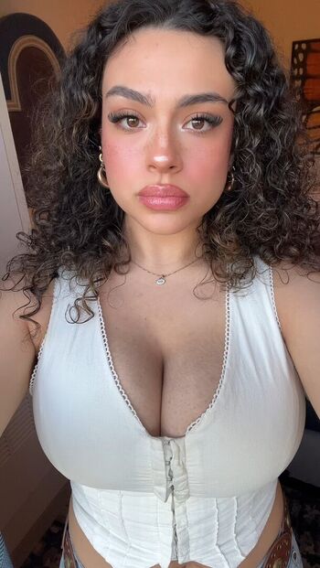 Izzybellalomb
