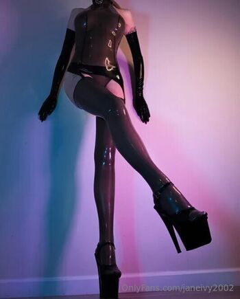 janeivy2002