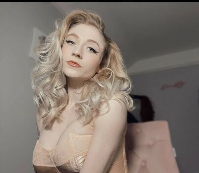Janet Devlin