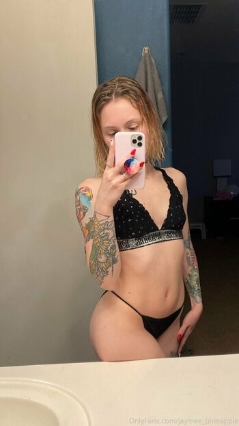 jaymee_pineapple