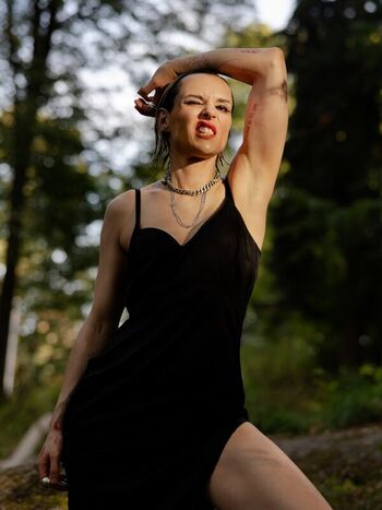 Jehnny Beth