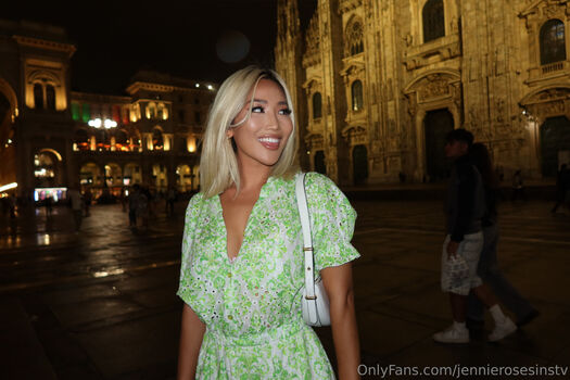jennierosesinstv