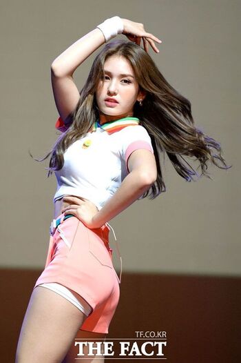 Jeon Somi