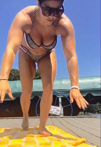 Joelle Elise