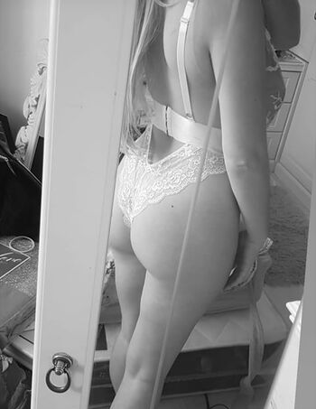 Juicy_lips_Daisy