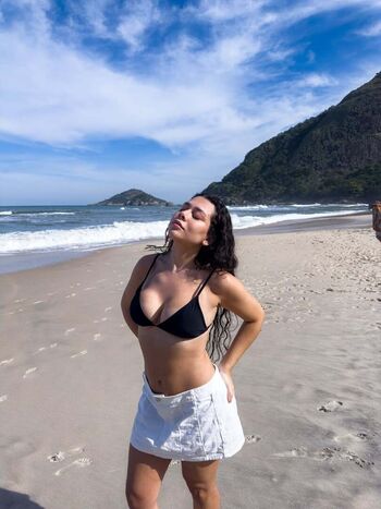 Julia Alvarenga