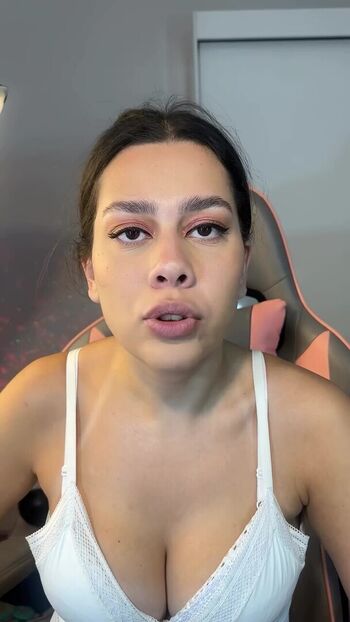 Julia Alvarenga