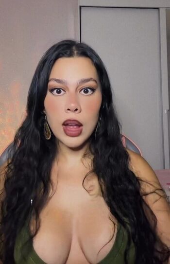 Julia Alvarenga