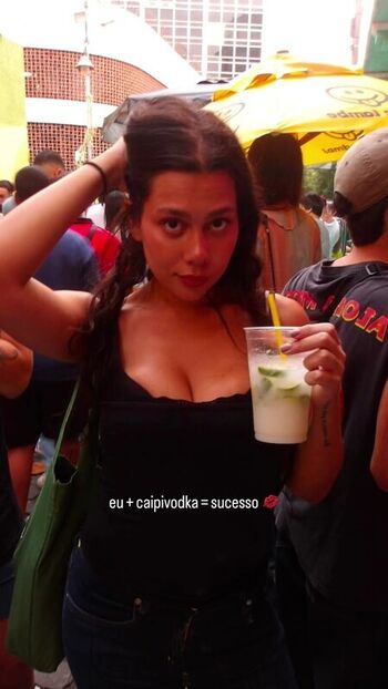 Julia Alvarenga