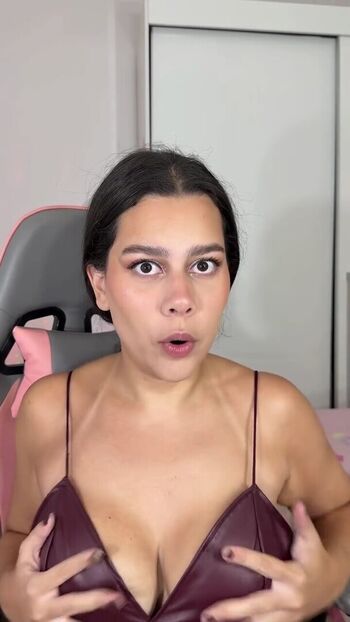 Julia_alvarengaa