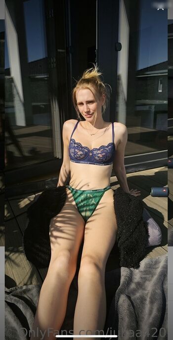 Julia Damro