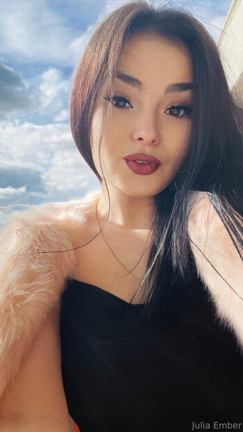 julia_embeer