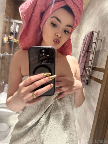 julia_embeer