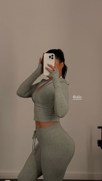 Julia Kelly