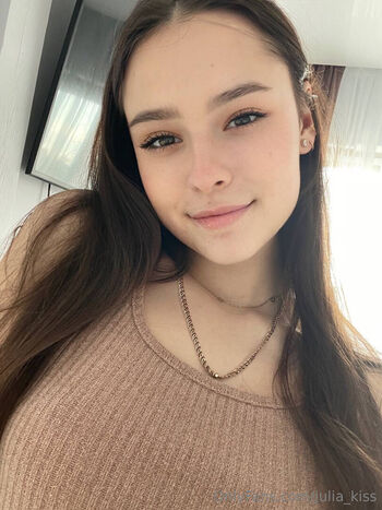 julia_kiss