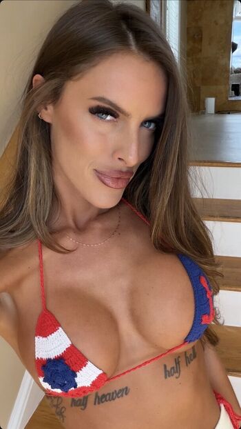 Julia Lexus