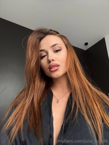 julia_love69