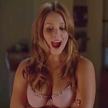 Julianna Guill