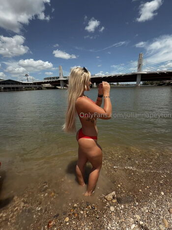 juliannapeyton