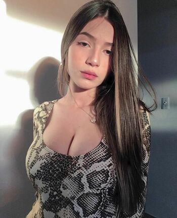 Kamille Velez