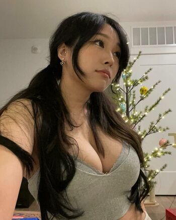 Kang Hee Yoon