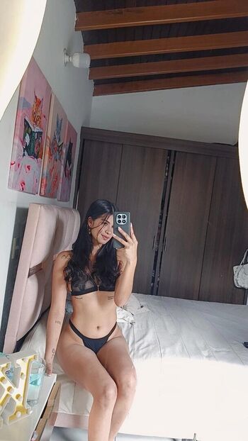 karen1116 - Karen Restrepo