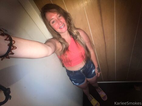 karleesmokestease