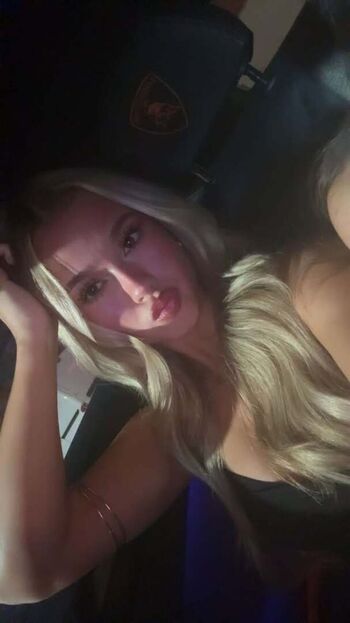 Katalina Cartmel / Katalinacarttmel / Katcartmel