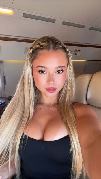 Katalina Cartmel / Katalinacarttmel / Katcartmel