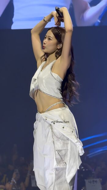 Kazuha Nakamura 中村 一葉