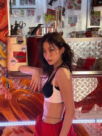 Kazuha Nakamura 中村 一葉