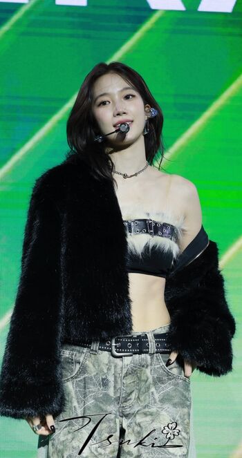 Kazuha Nakamura 中村 一葉