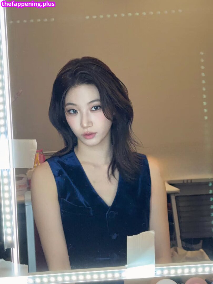 Kazuha Nakamura 中村 一葉