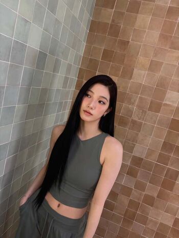 Kazuha Nakamura 中村 一葉