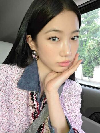 Kazuha Nakamura 中村 一葉