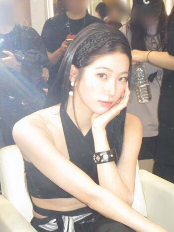 Kazuha Nakamura 中村 一葉