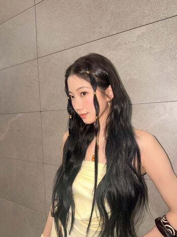 Kazuha Nakamura 中村 一葉