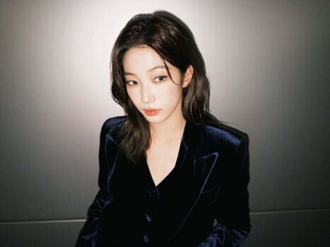 Kazuha Nakamura 中村 一葉 | LESSERAFIM