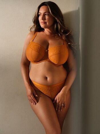 Kelly Brook